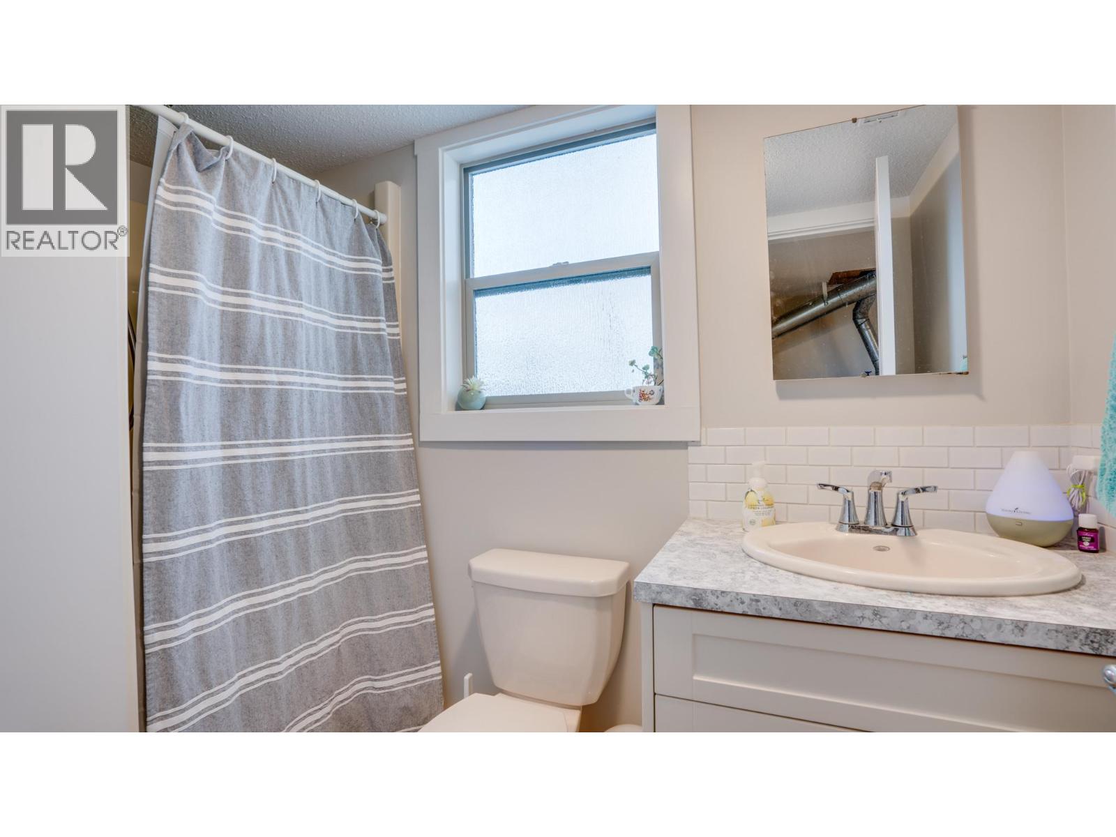 2640 Catherine Crescent - 27