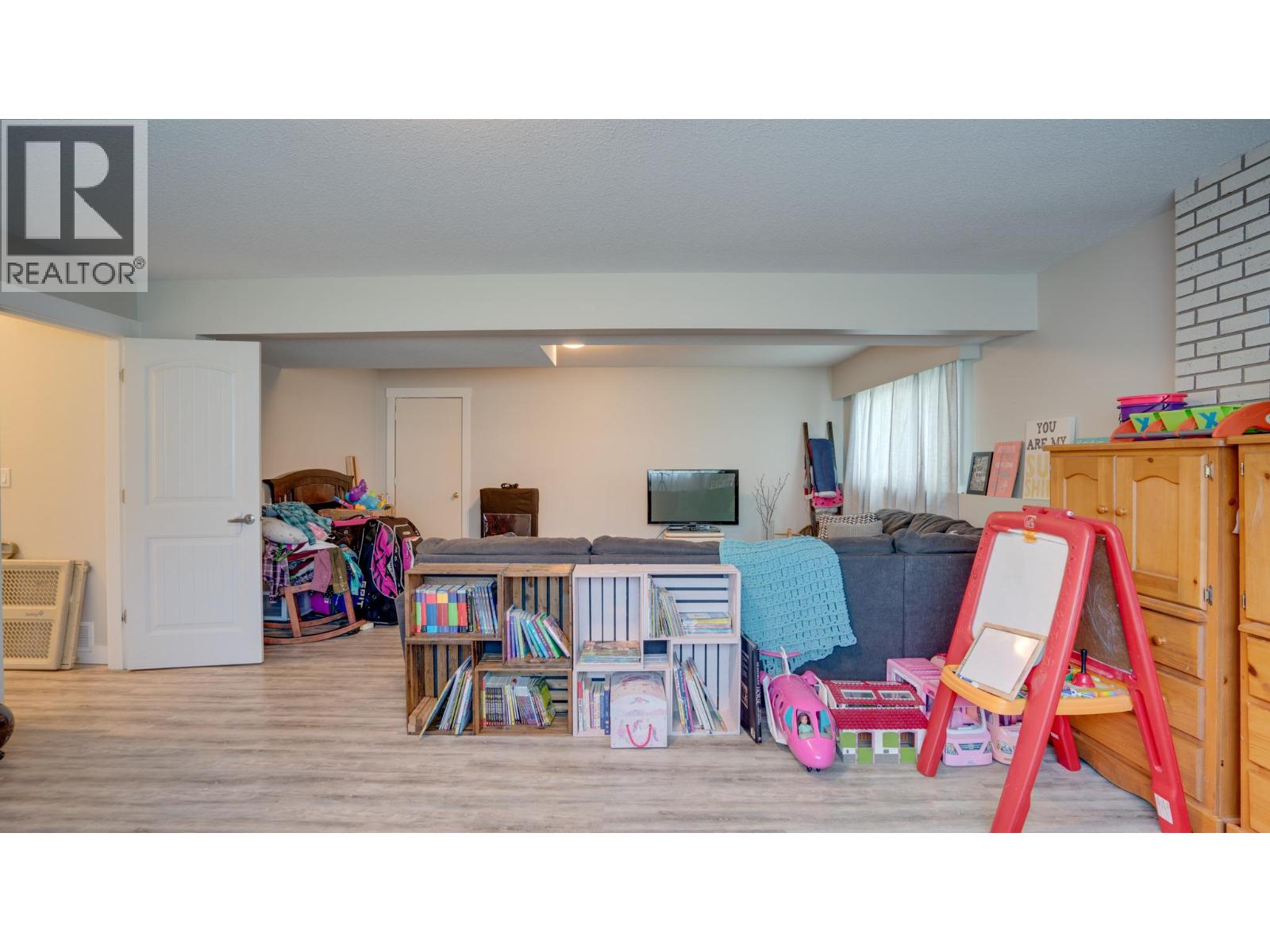 2640 Catherine Crescent - 32