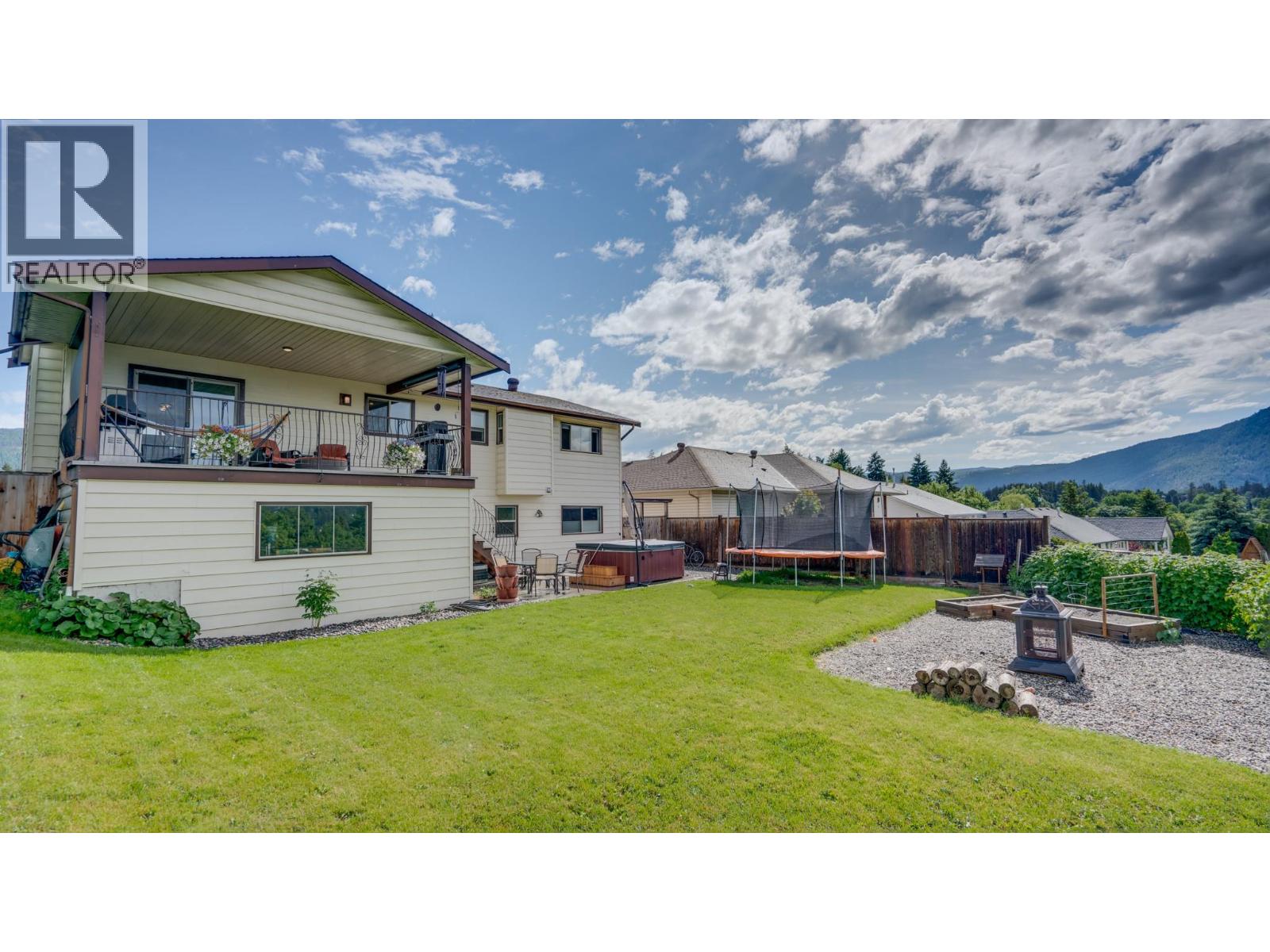 2640 Catherine Crescent - 41