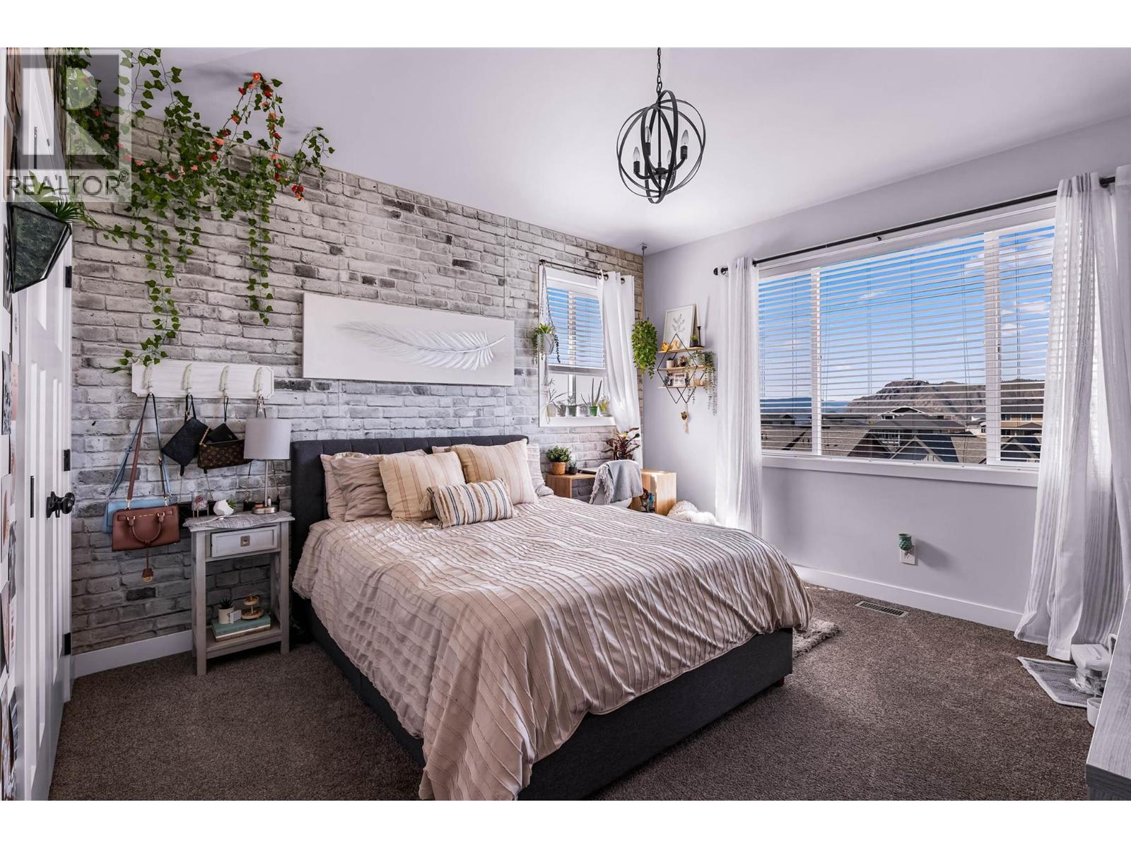 1559 EMERALD Drive - 25