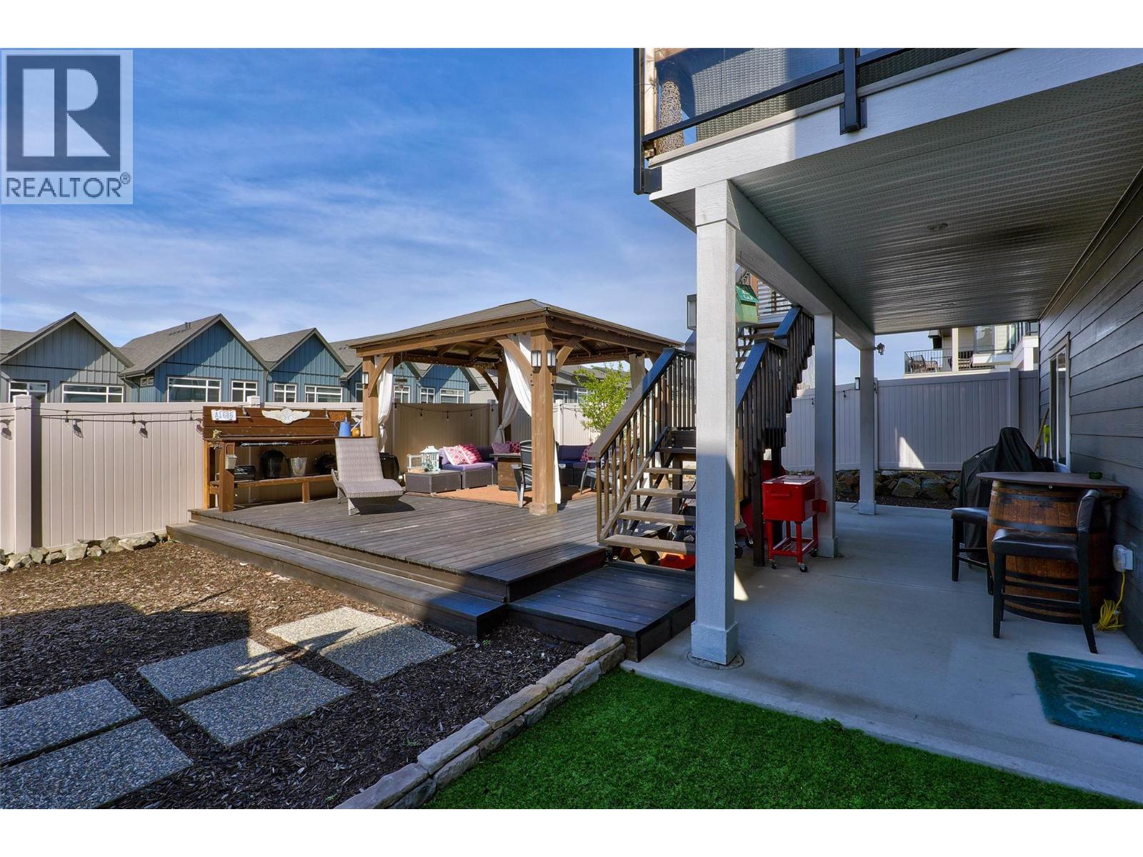 1559 EMERALD Drive - 28
