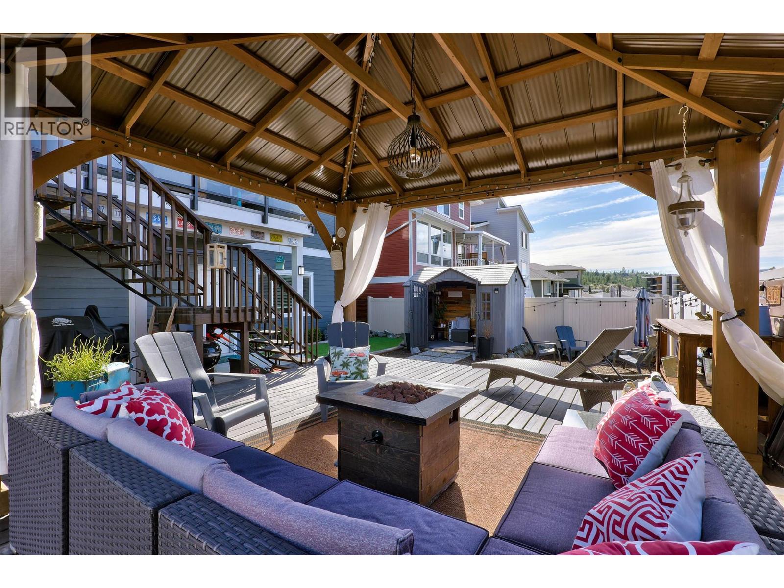 1559 EMERALD Drive - 33