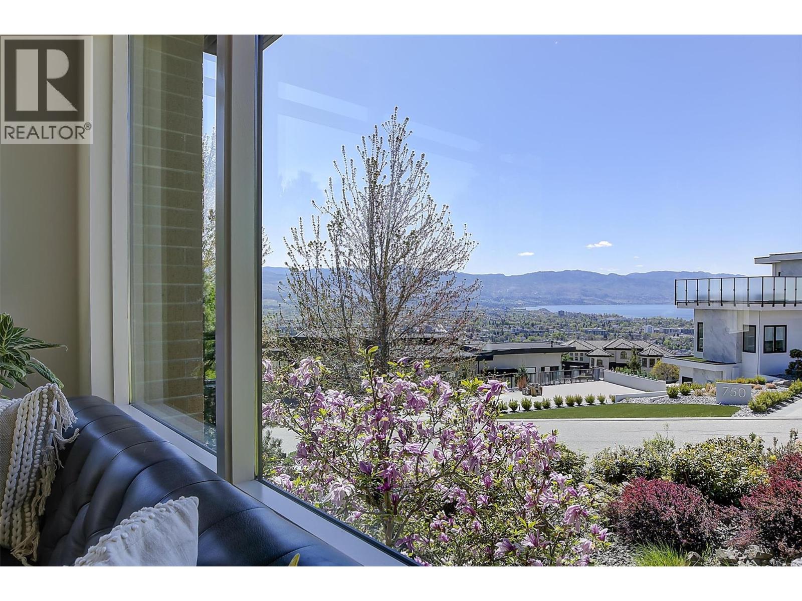 741 Pinehaven Court, Kelowna