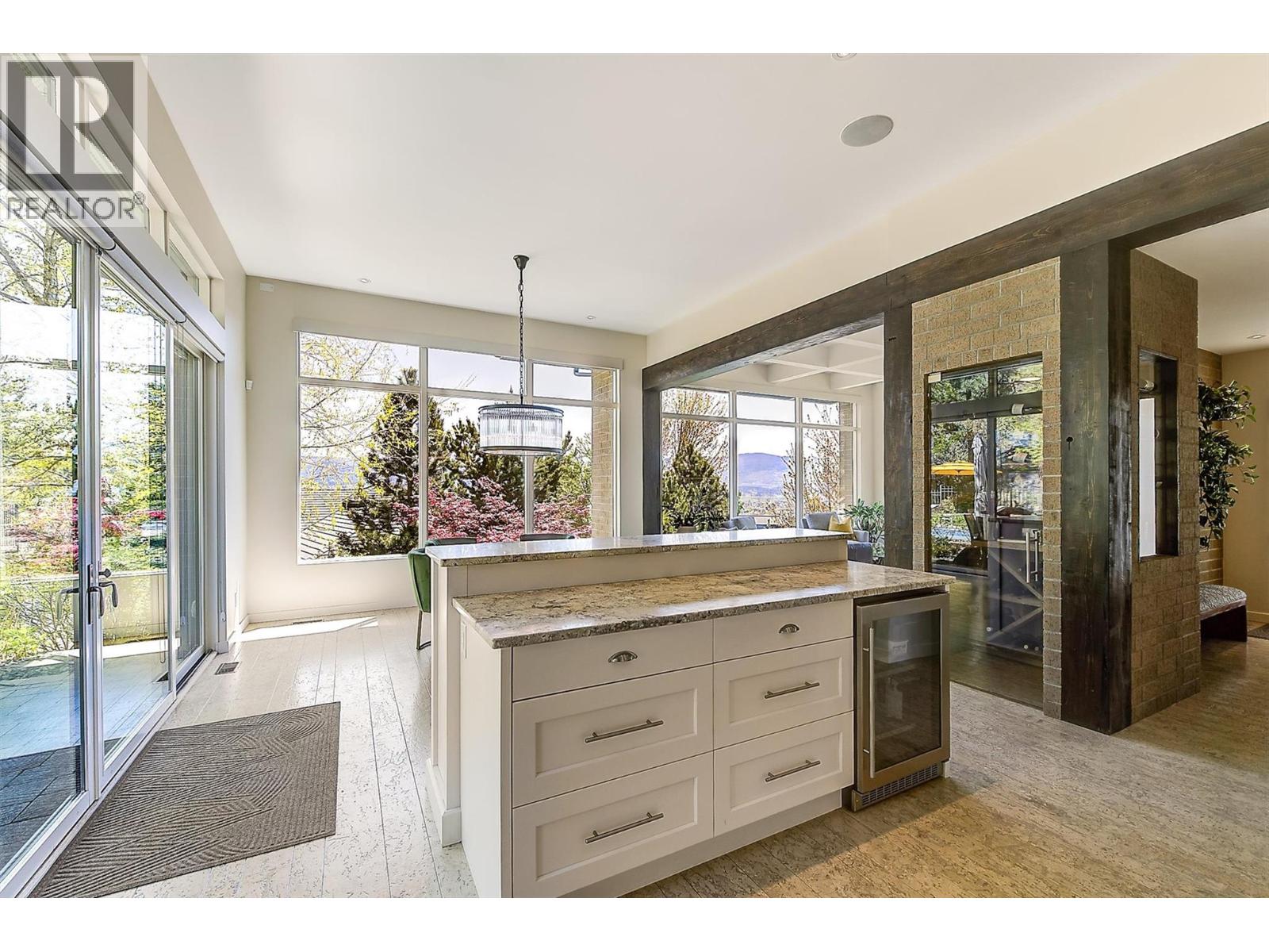 741 Pinehaven Court, Kelowna
