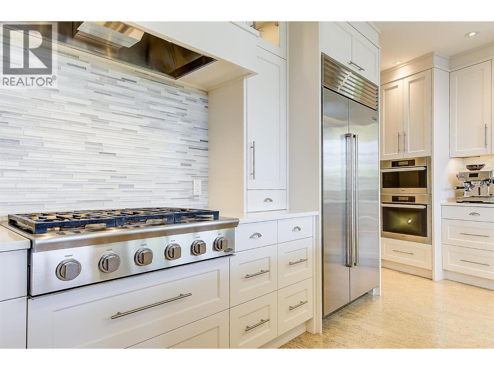 741 Pinehaven Court, Kelowna
