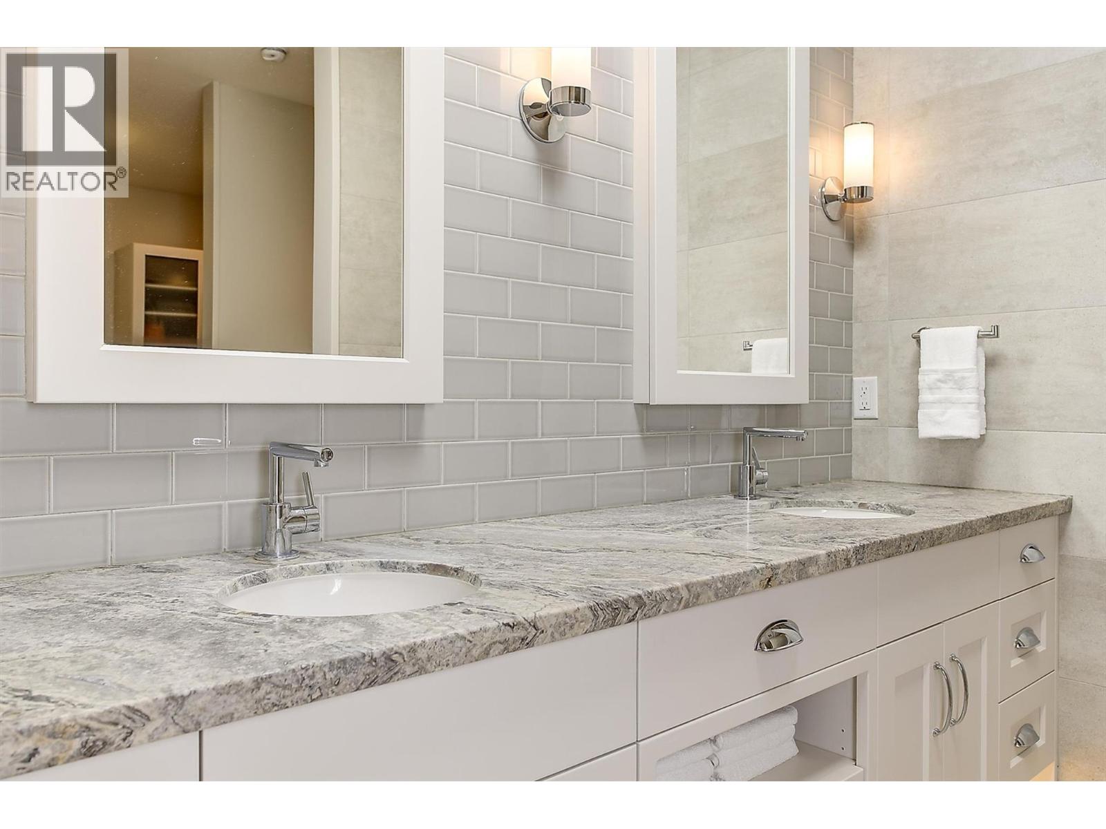 741 Pinehaven Court, Kelowna