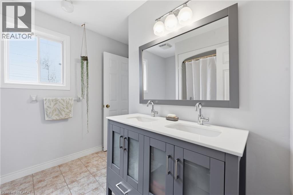 187 ALDERLEA Drive - 33
