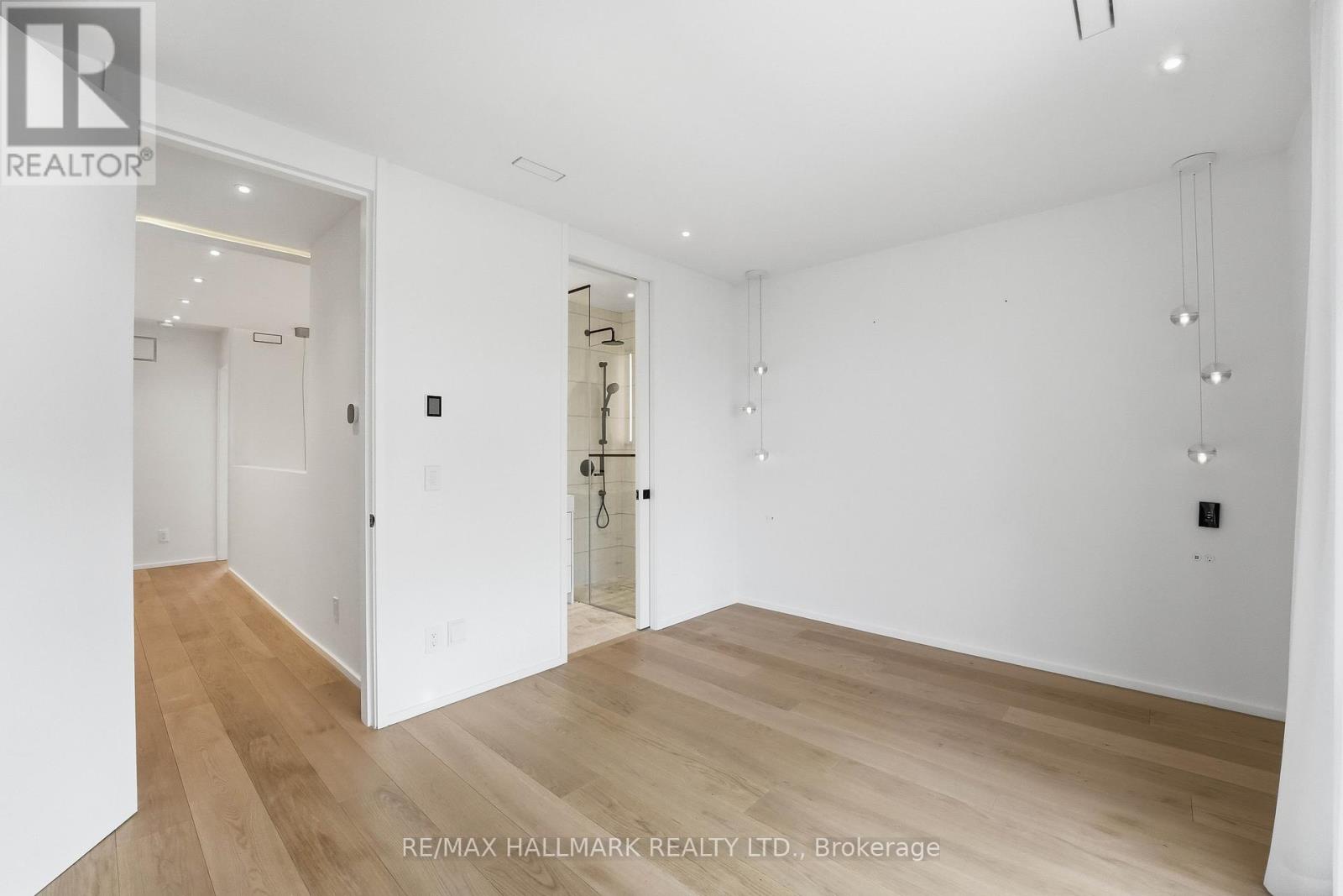 48 SHAFTESBURY AVENUE - 20