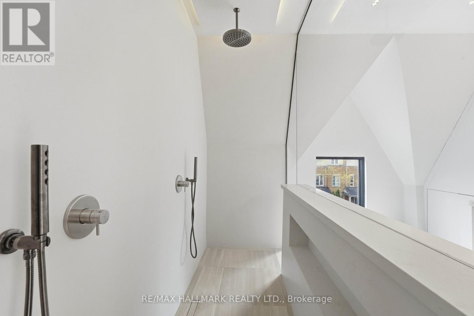 48 SHAFTESBURY AVENUE - 15