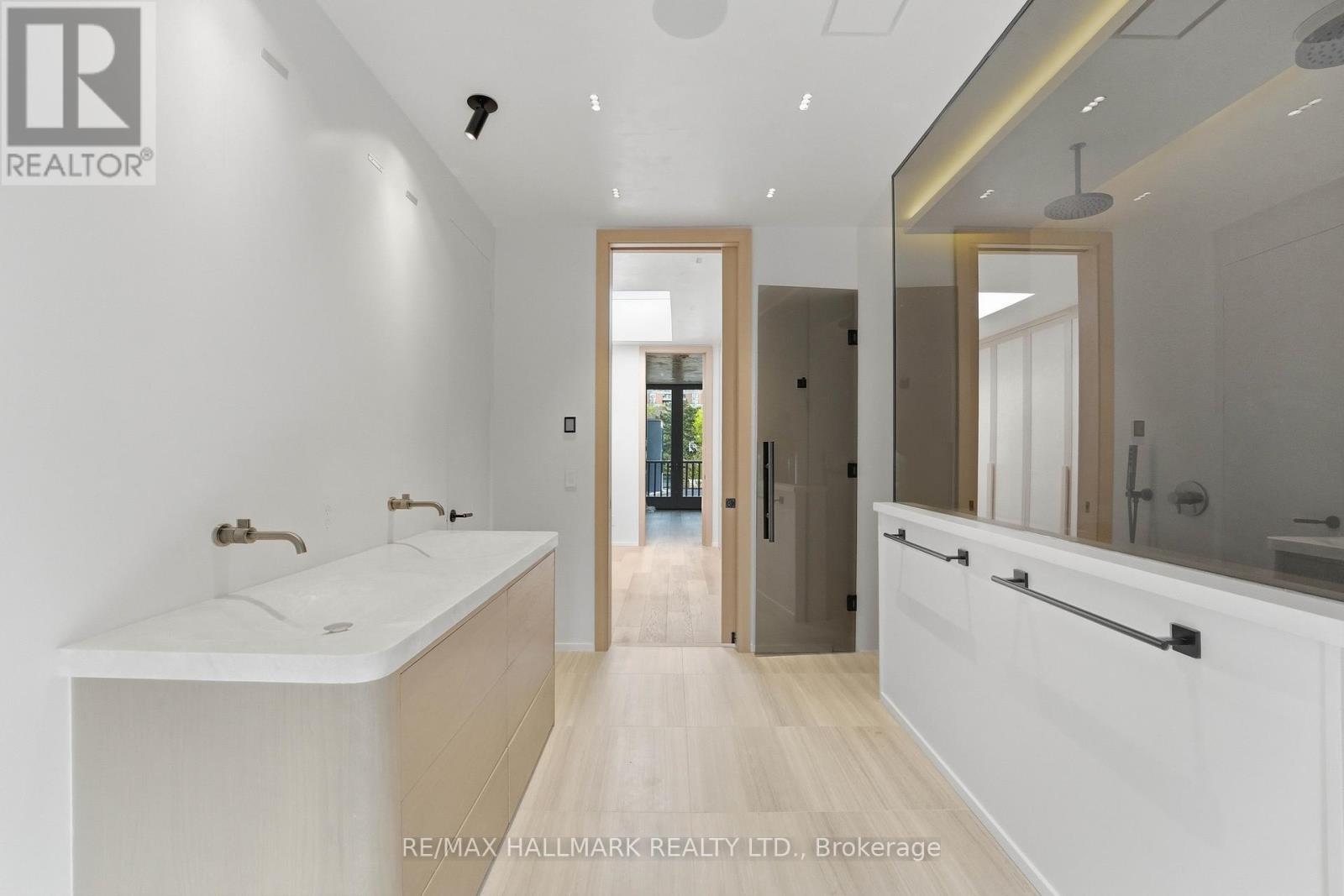 48 SHAFTESBURY AVENUE - 14