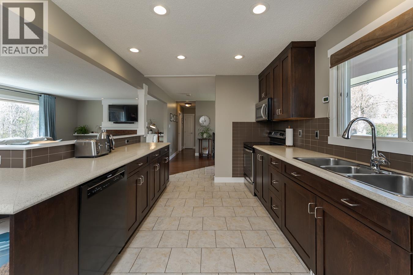 751 TAY CRESCENT, Prince George