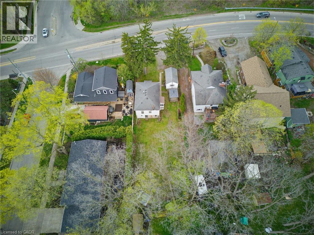 111 SYDENHAM Street - 36