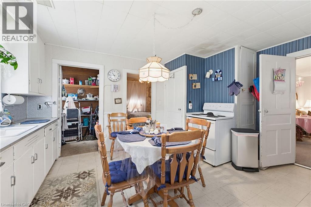 111 SYDENHAM Street - 15