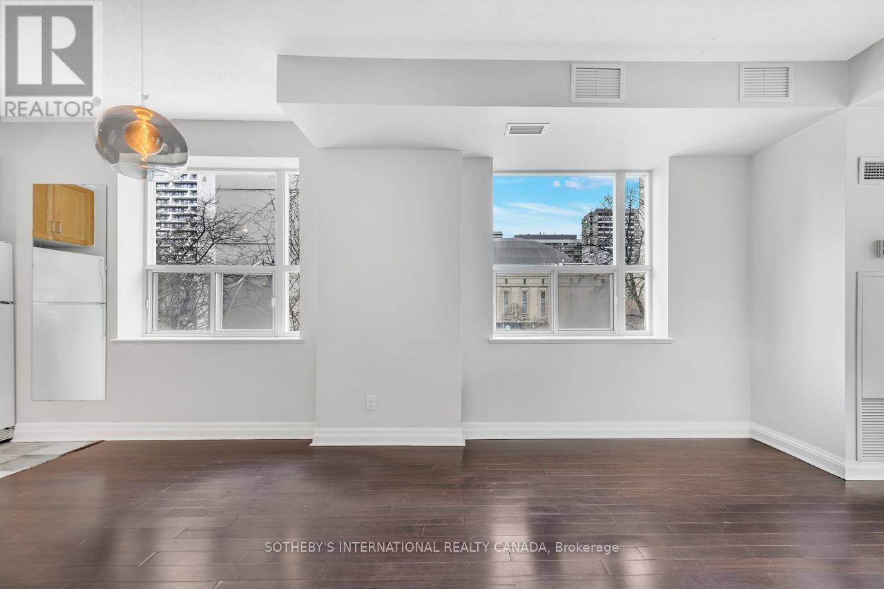 #207 70 ALEXANDER STREET - 10