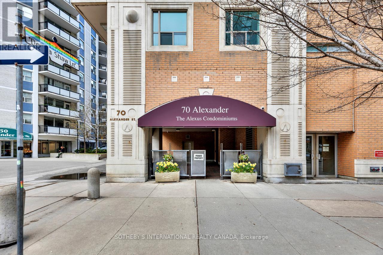 #207 70 ALEXANDER STREET - 2