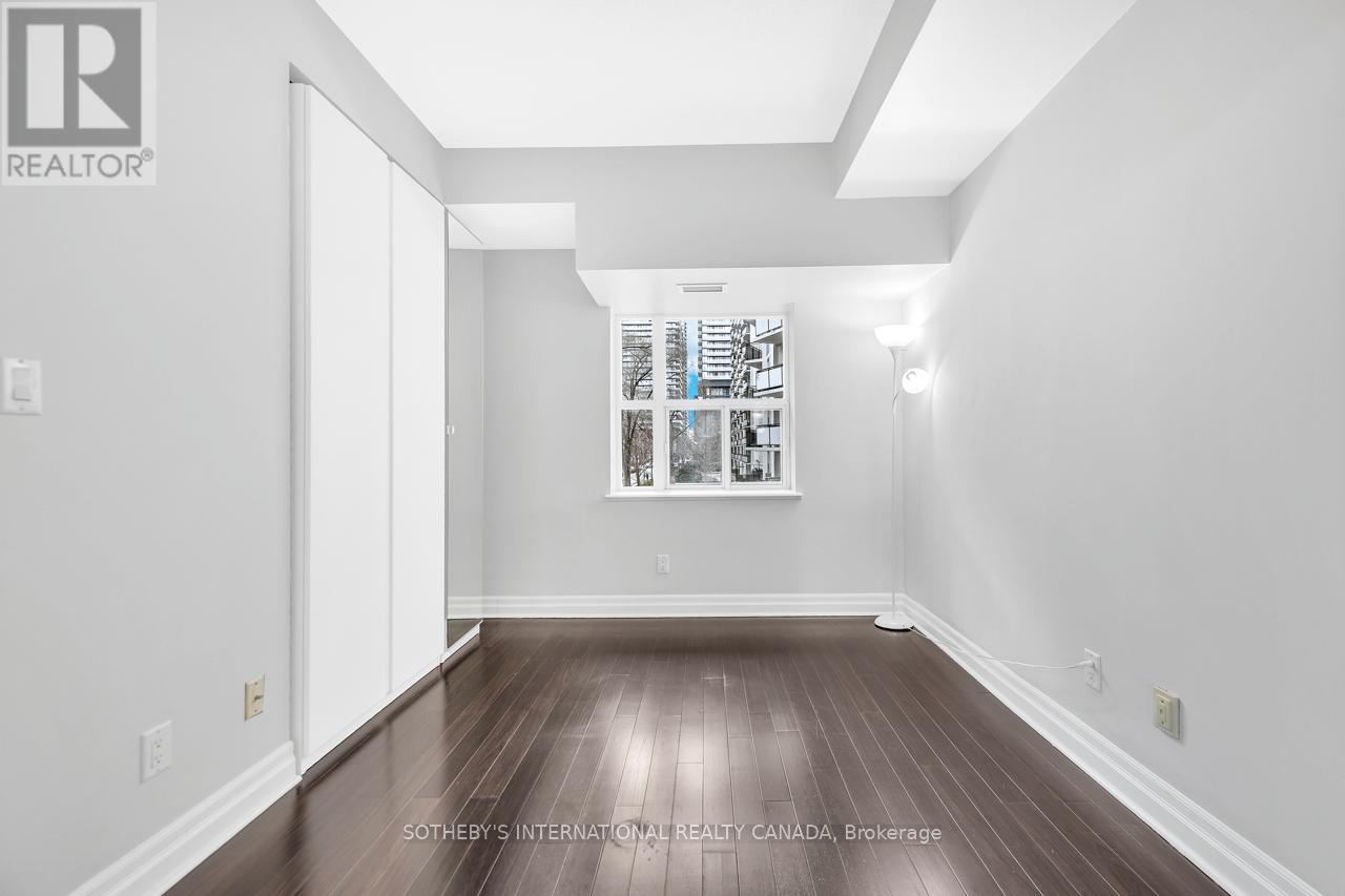 #207 70 ALEXANDER STREET - 25
