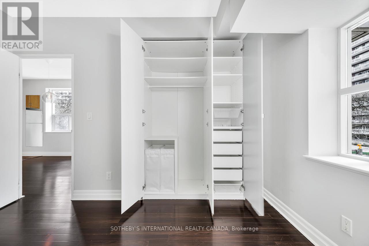 #207 70 ALEXANDER STREET - 27