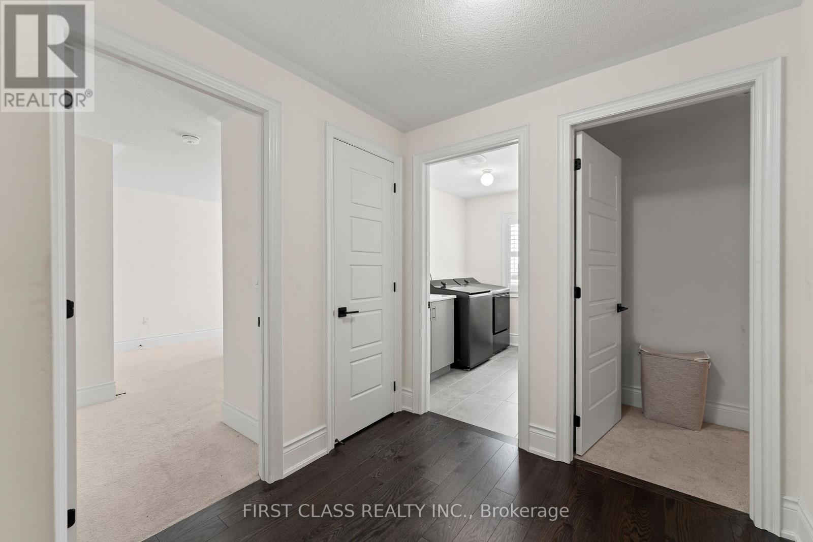 92 GRADY DRIVE - 32