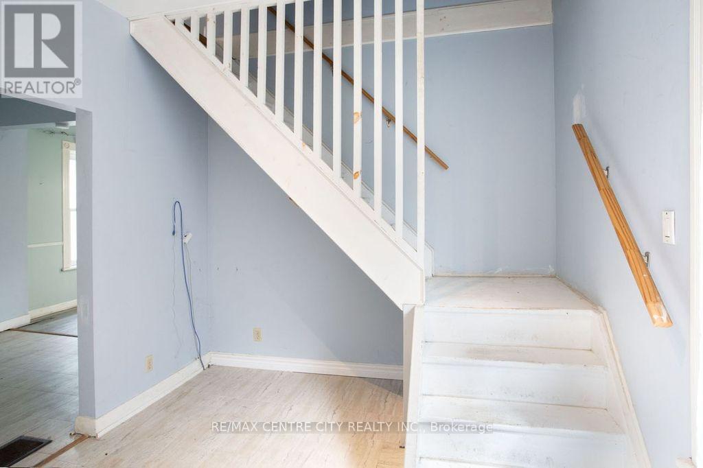 49 WILSON AVENUE - 20