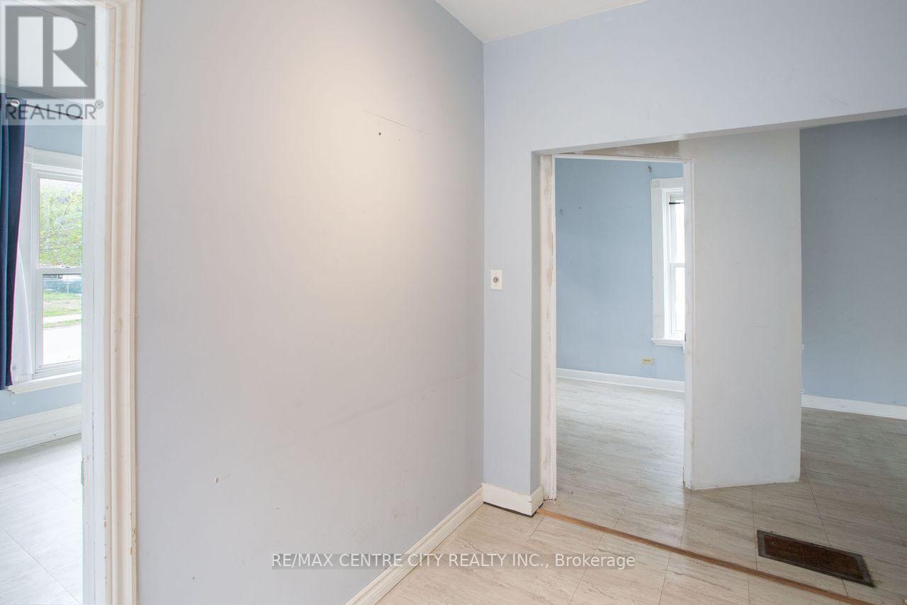 49 WILSON AVENUE - 17
