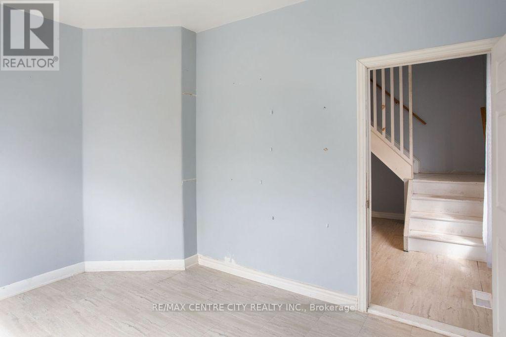 49 WILSON AVENUE - 7