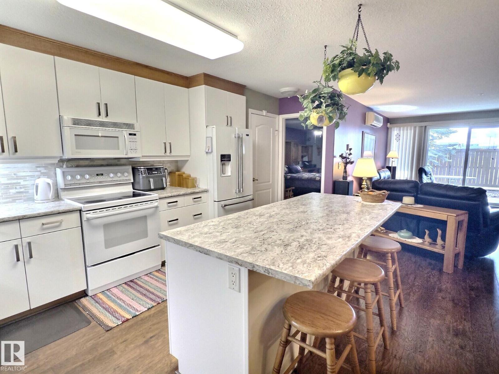 #108 8922 156 ST NW, Edmonton