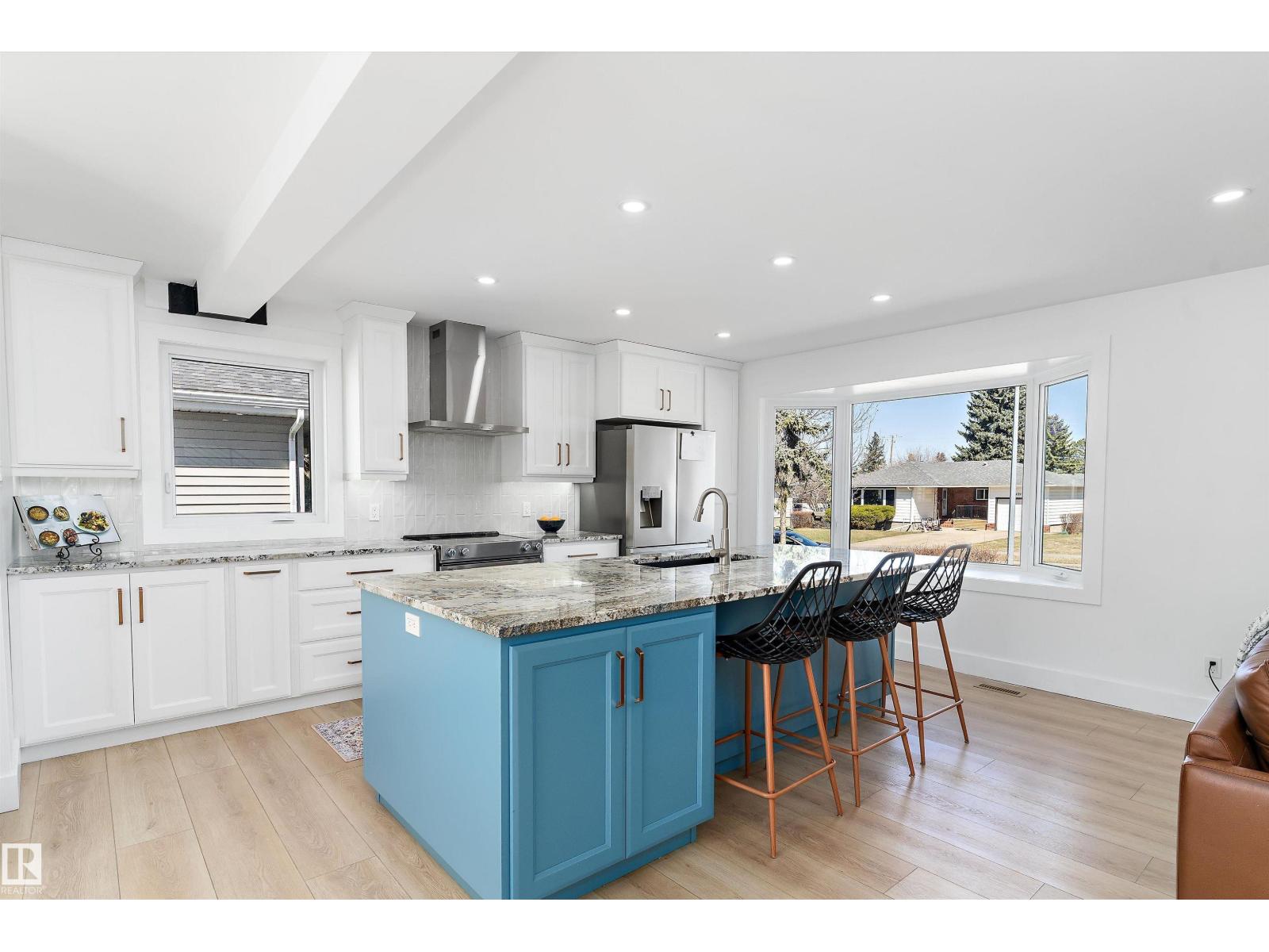 9448 76 ST NW, Edmonton