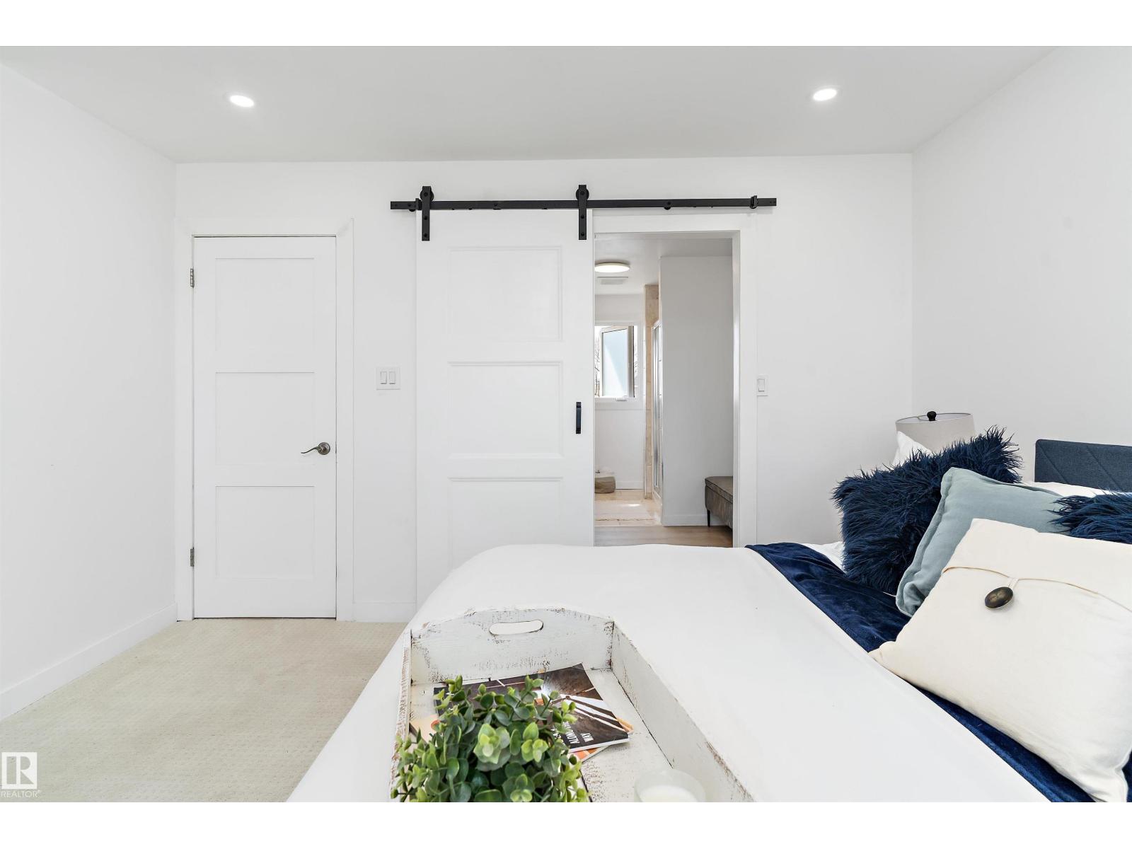 9448 76 ST NW, Edmonton