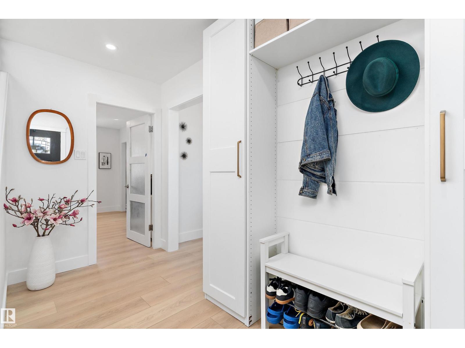 9448 76 ST NW, Edmonton