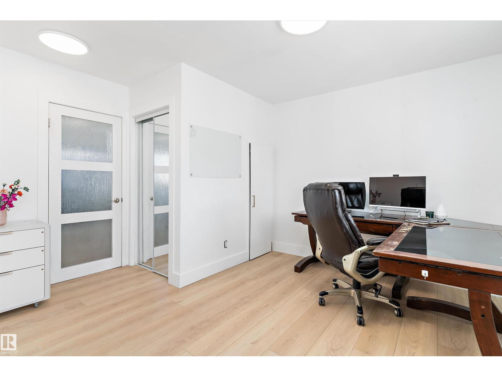 9448 76 ST NW, Edmonton