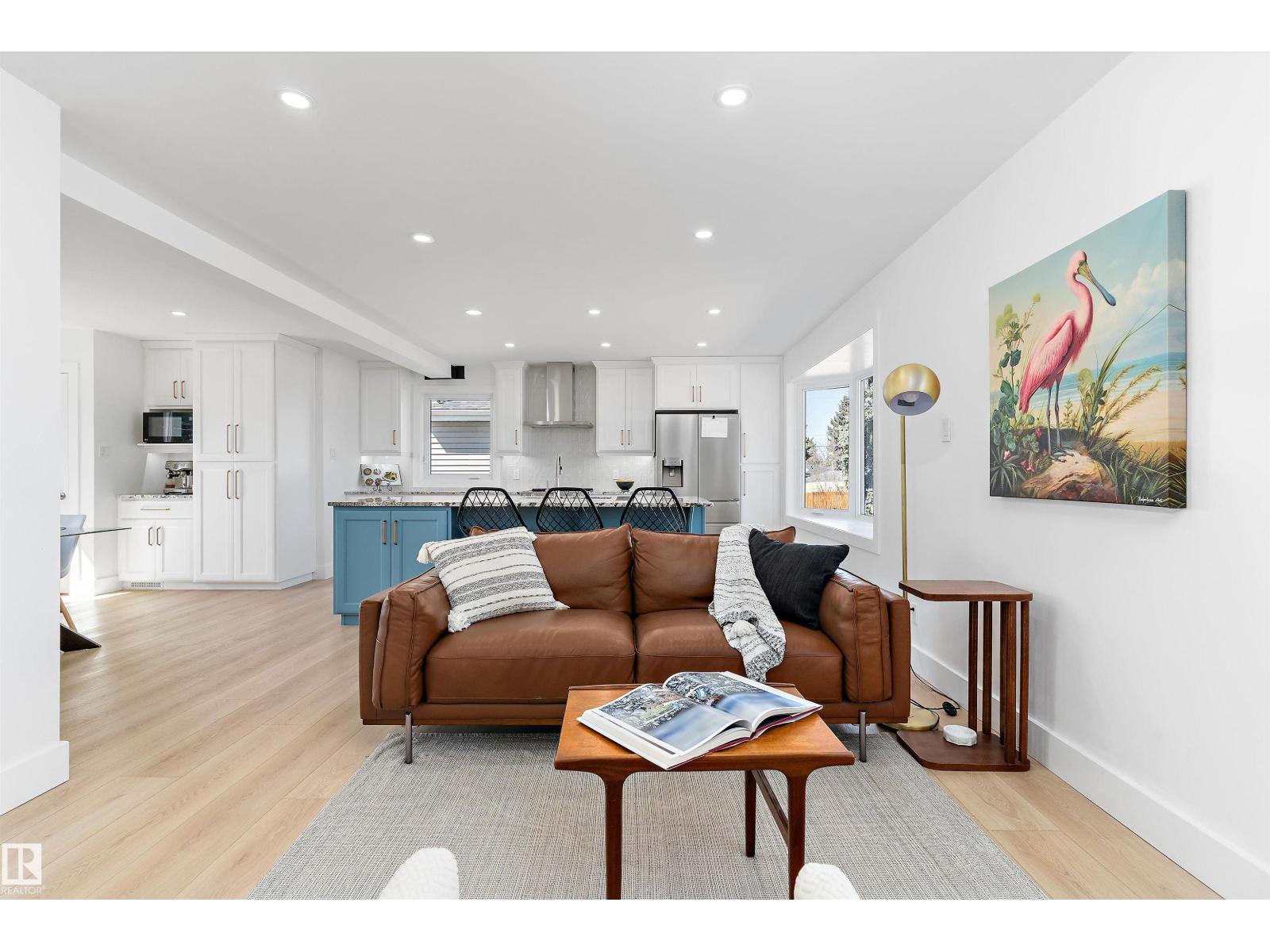 9448 76 ST NW, Edmonton