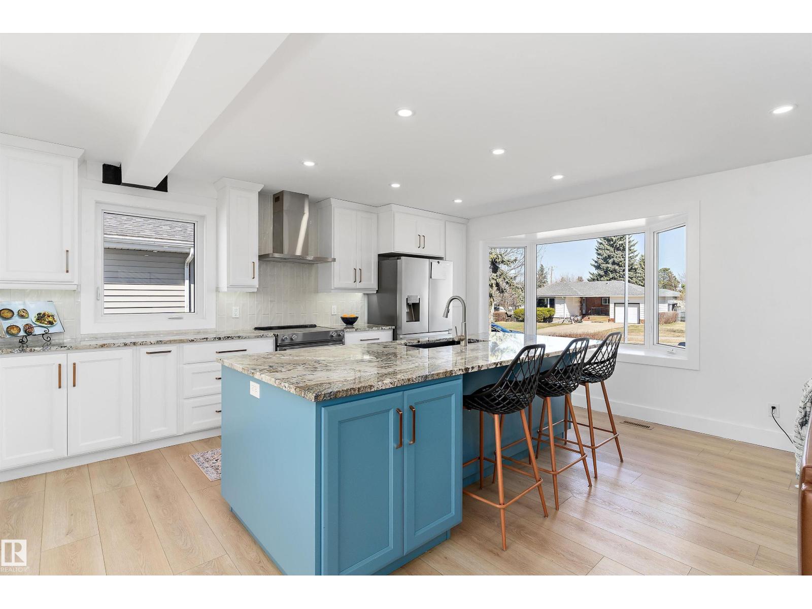 9448 76 ST NW, Edmonton