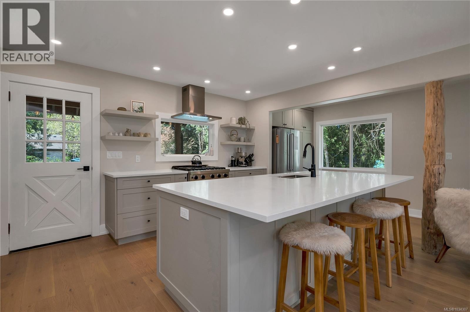 1387 Heriot Bay Rd, Quadra Island