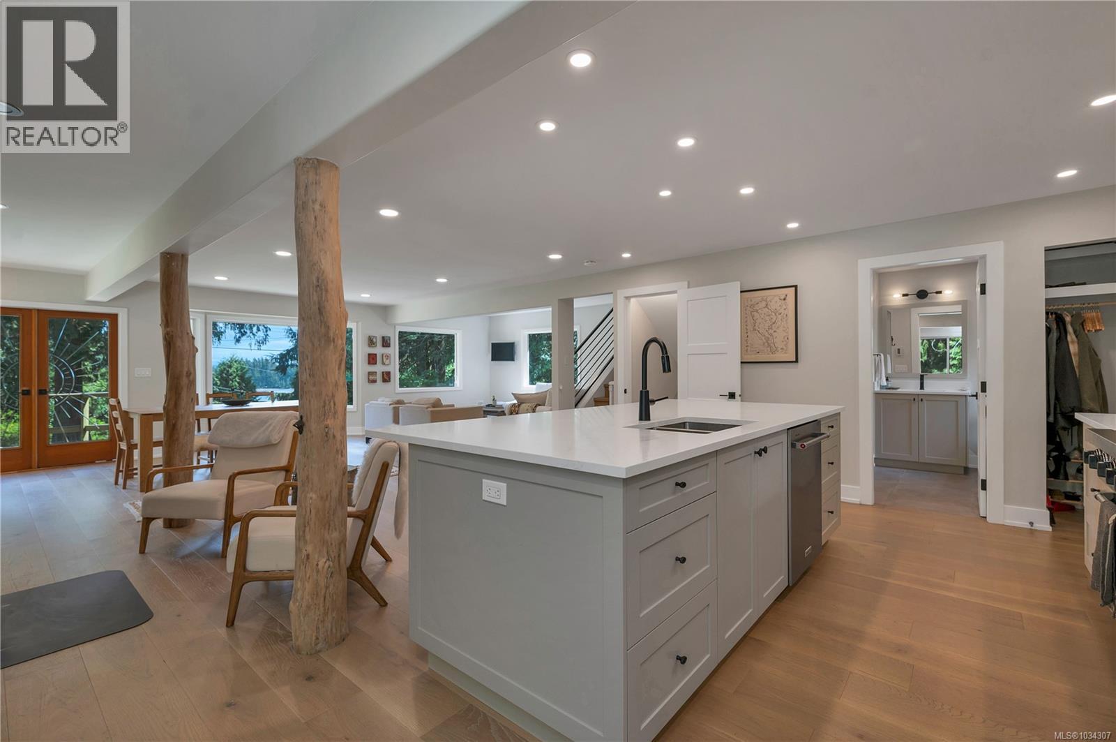 1387 Heriot Bay Rd, Quadra Island