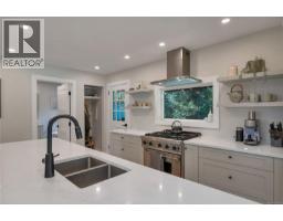 Kitchen - 1387 Heriot Bay Rd, Quadra Island, BC V0P1H0 Photo 12