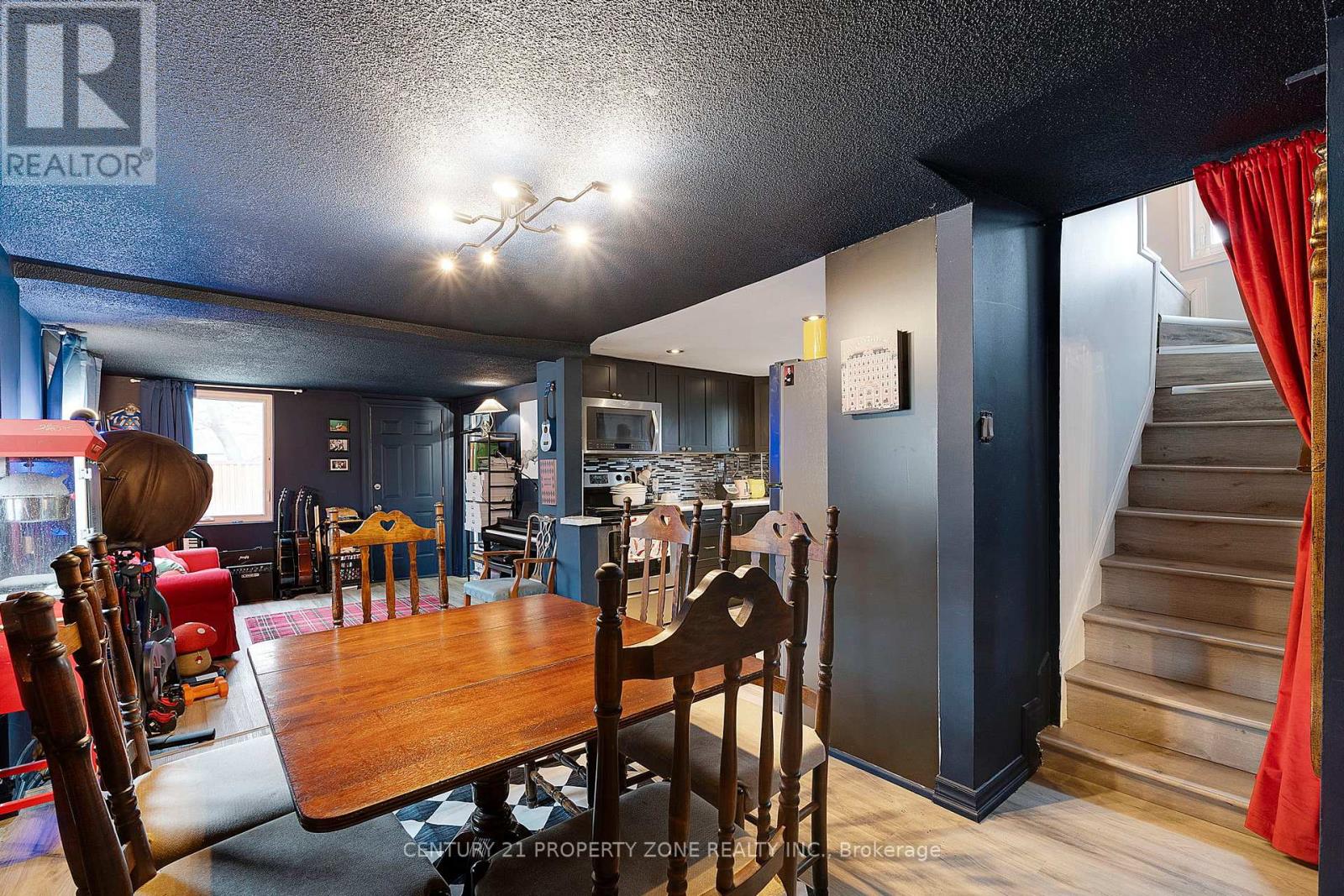 262 PINE STREET - 10