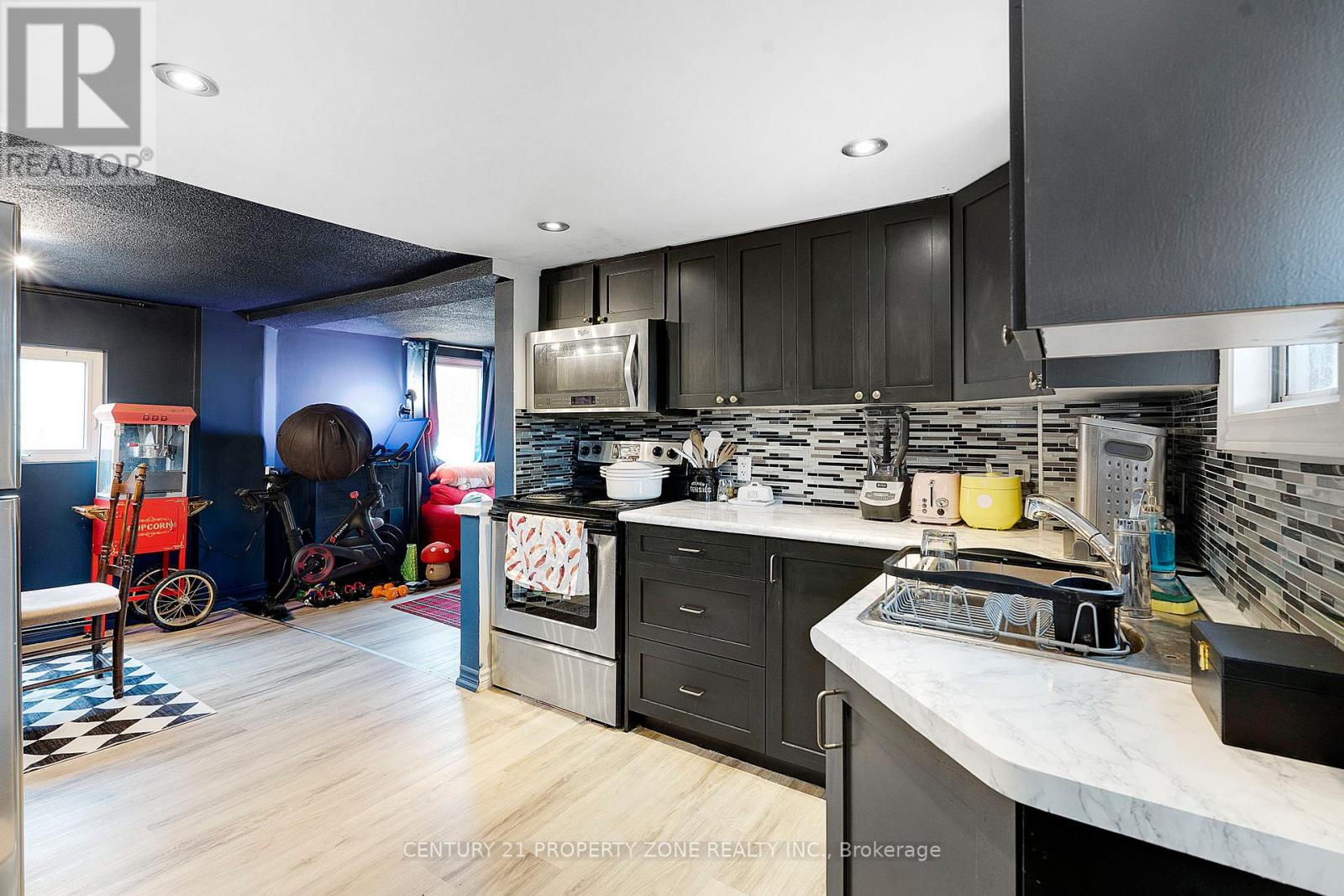 262 PINE STREET - 12