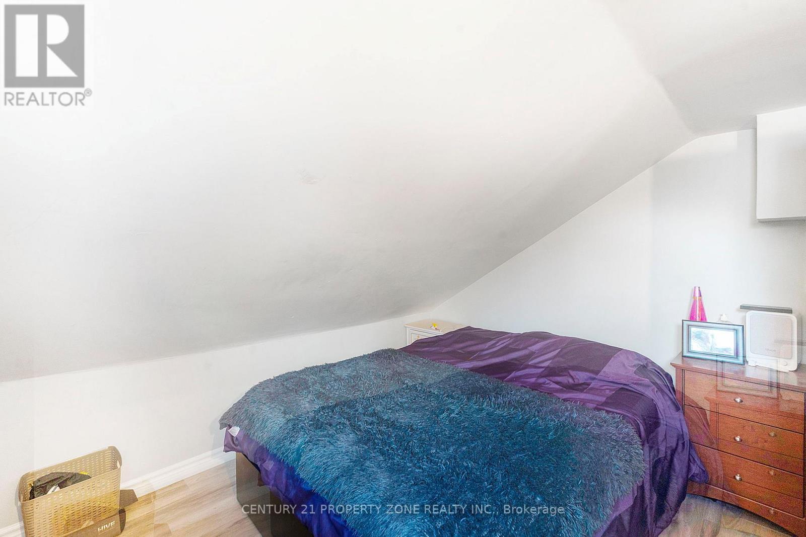 262 PINE STREET - 17