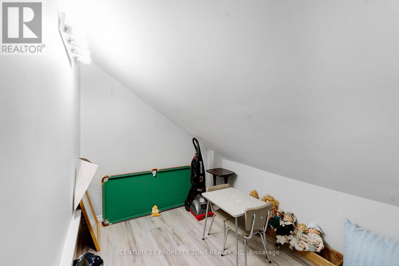 262 PINE STREET - 20