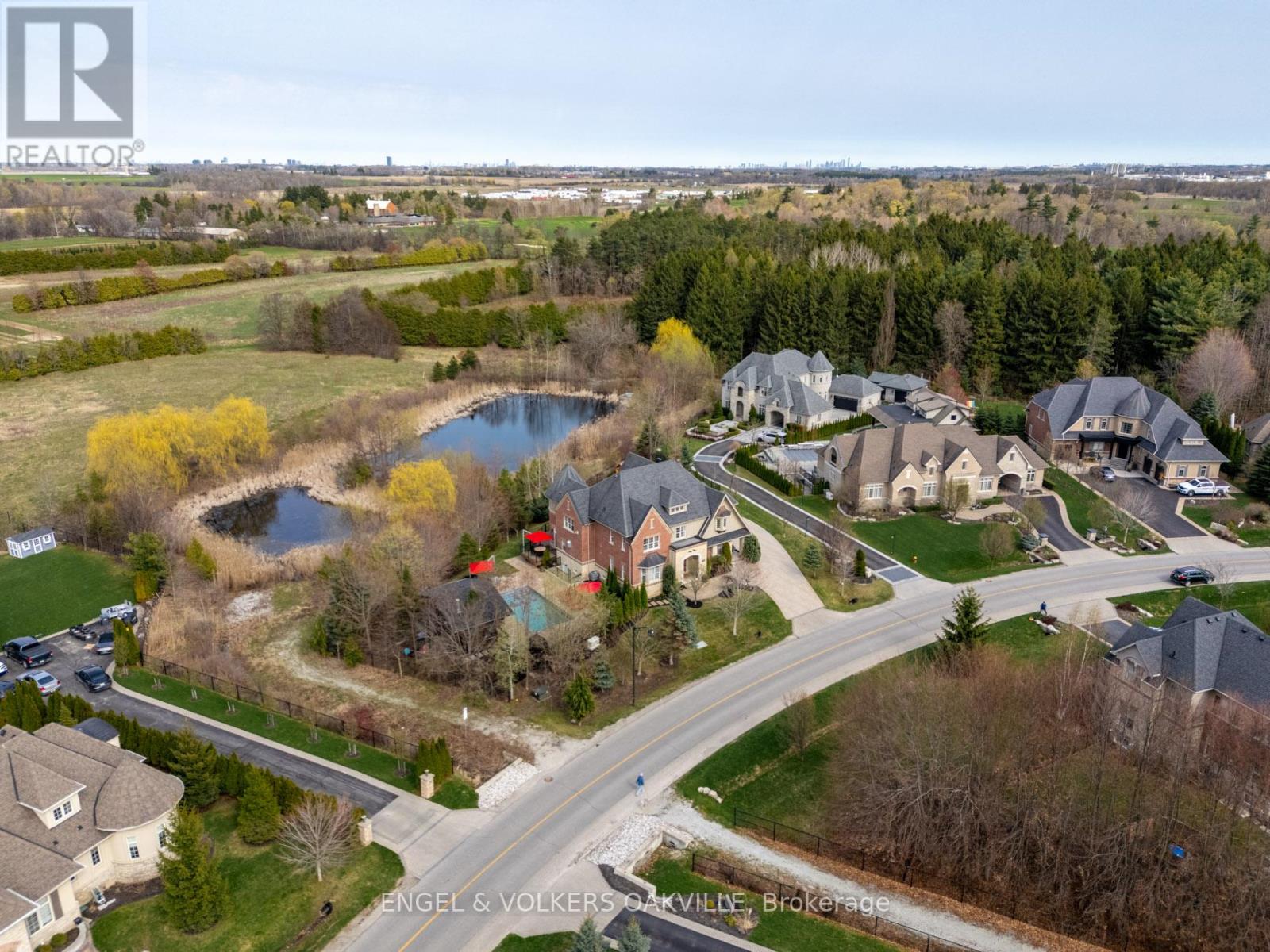 33 BARRACLOUGH BOULEVARD - 3
