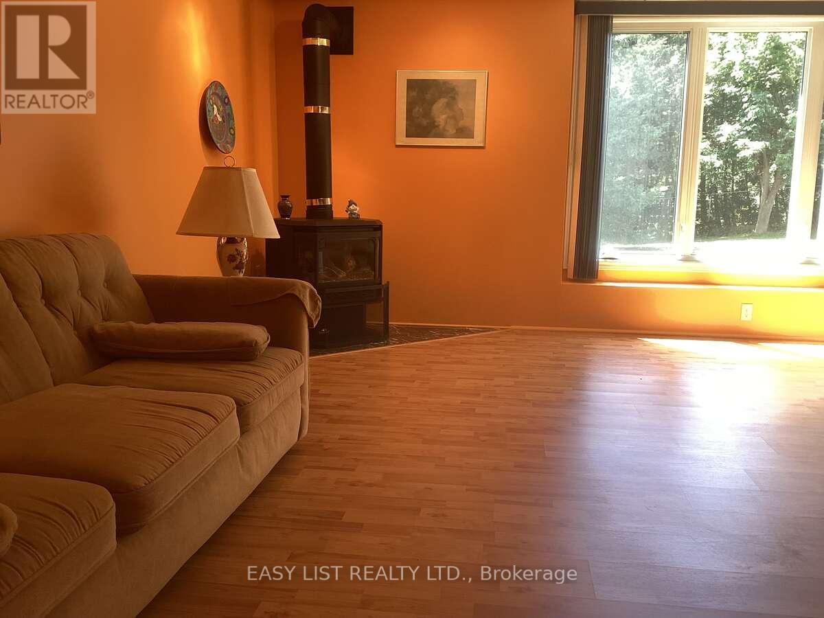 601 MACDONALD DRIVE - 17