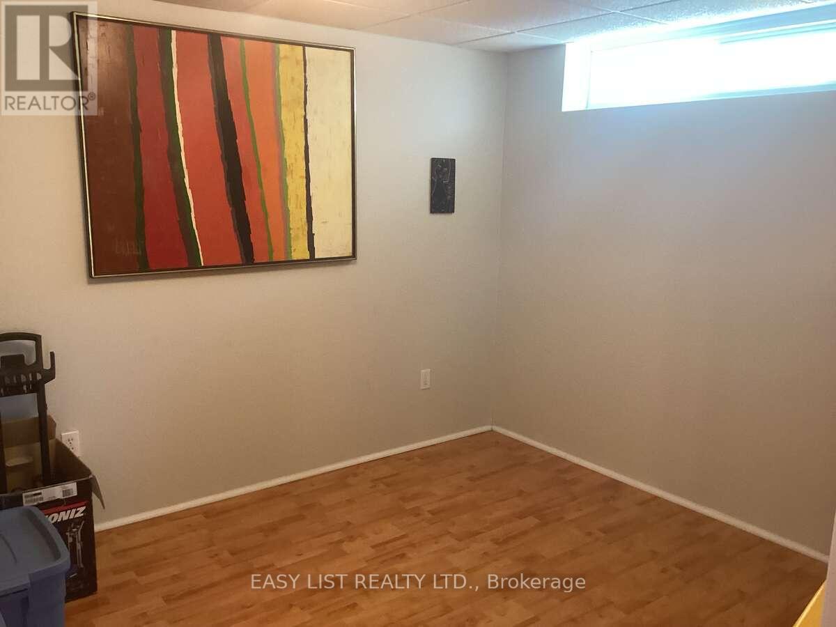 601 MACDONALD DRIVE - 18