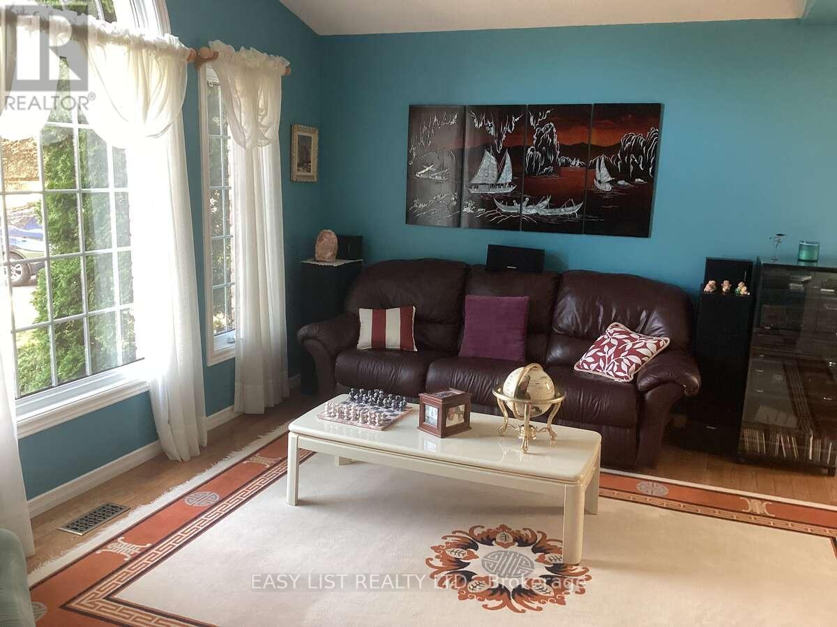 601 MACDONALD DRIVE - 3