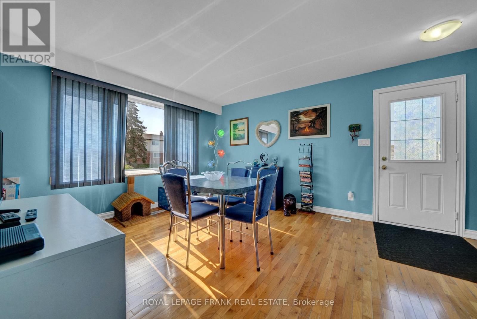 377 LINDEN STREET - 8