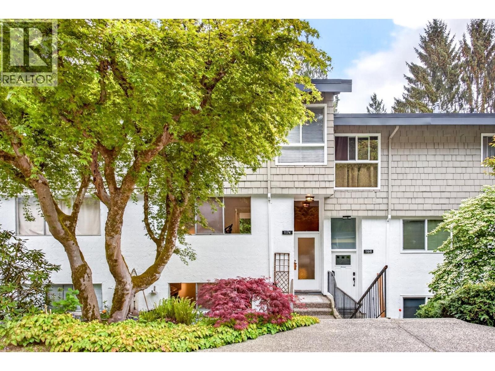 1174 CHATEAU PLACE