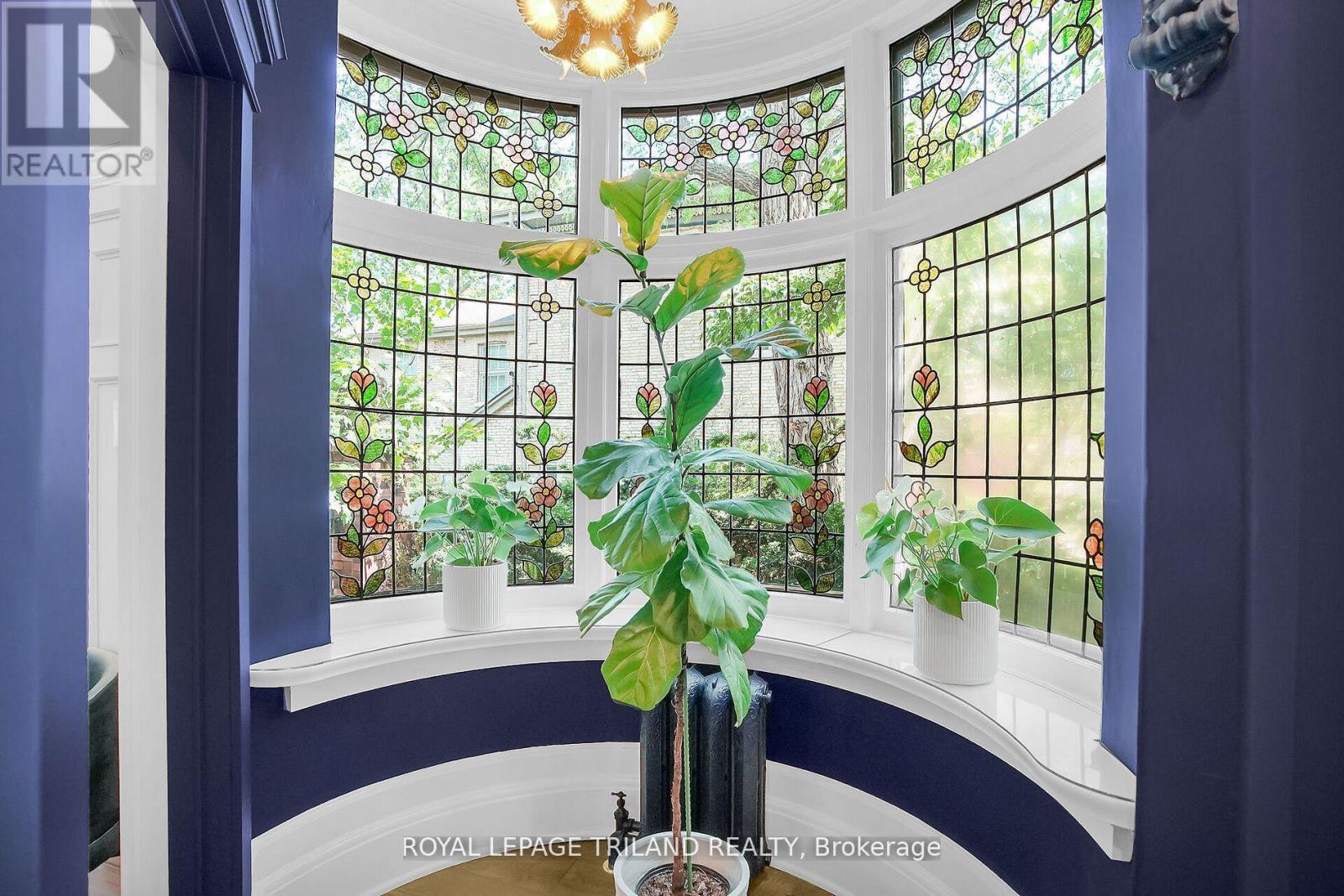 512 COLBORNE STREET - 10
