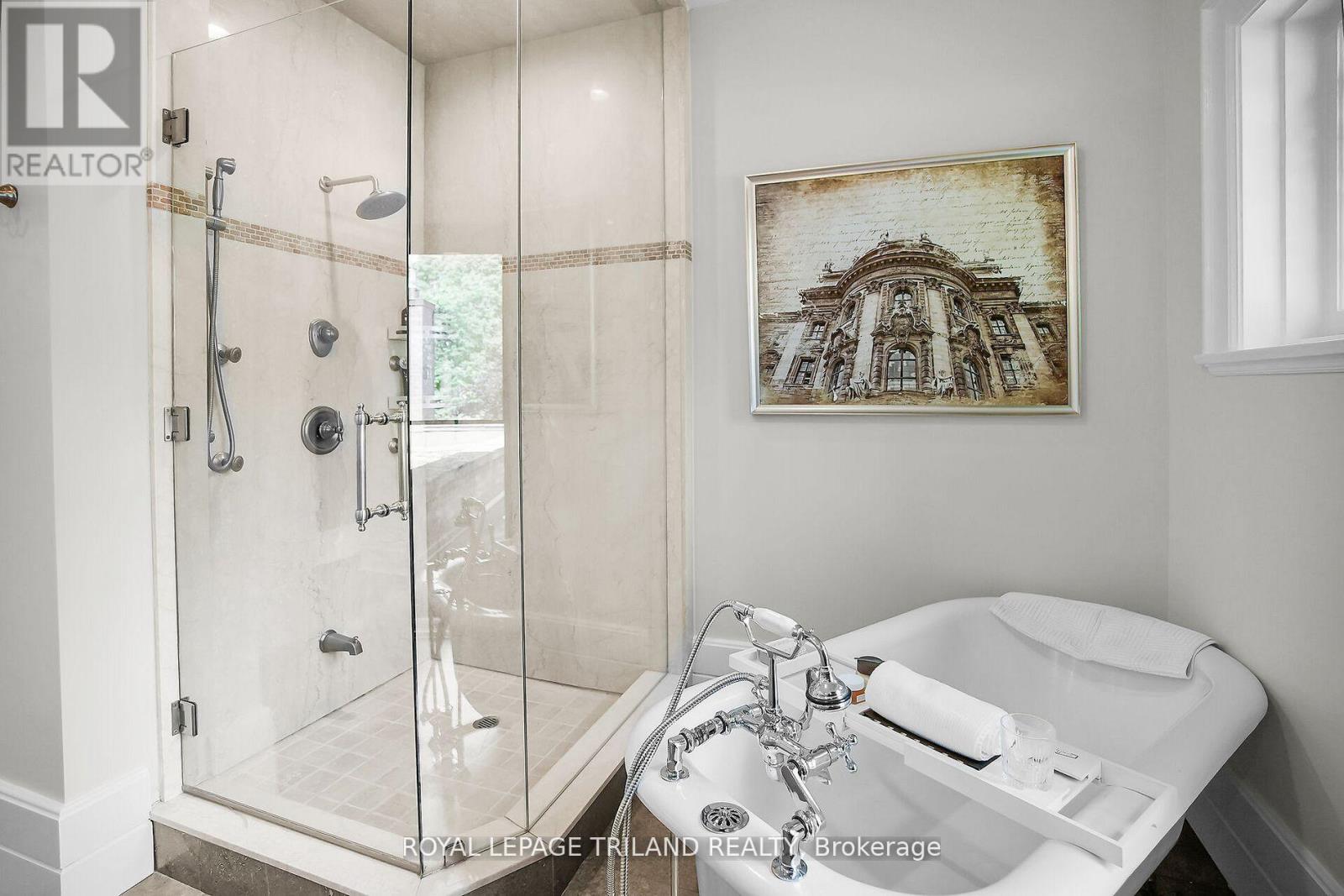 512 COLBORNE STREET - 30