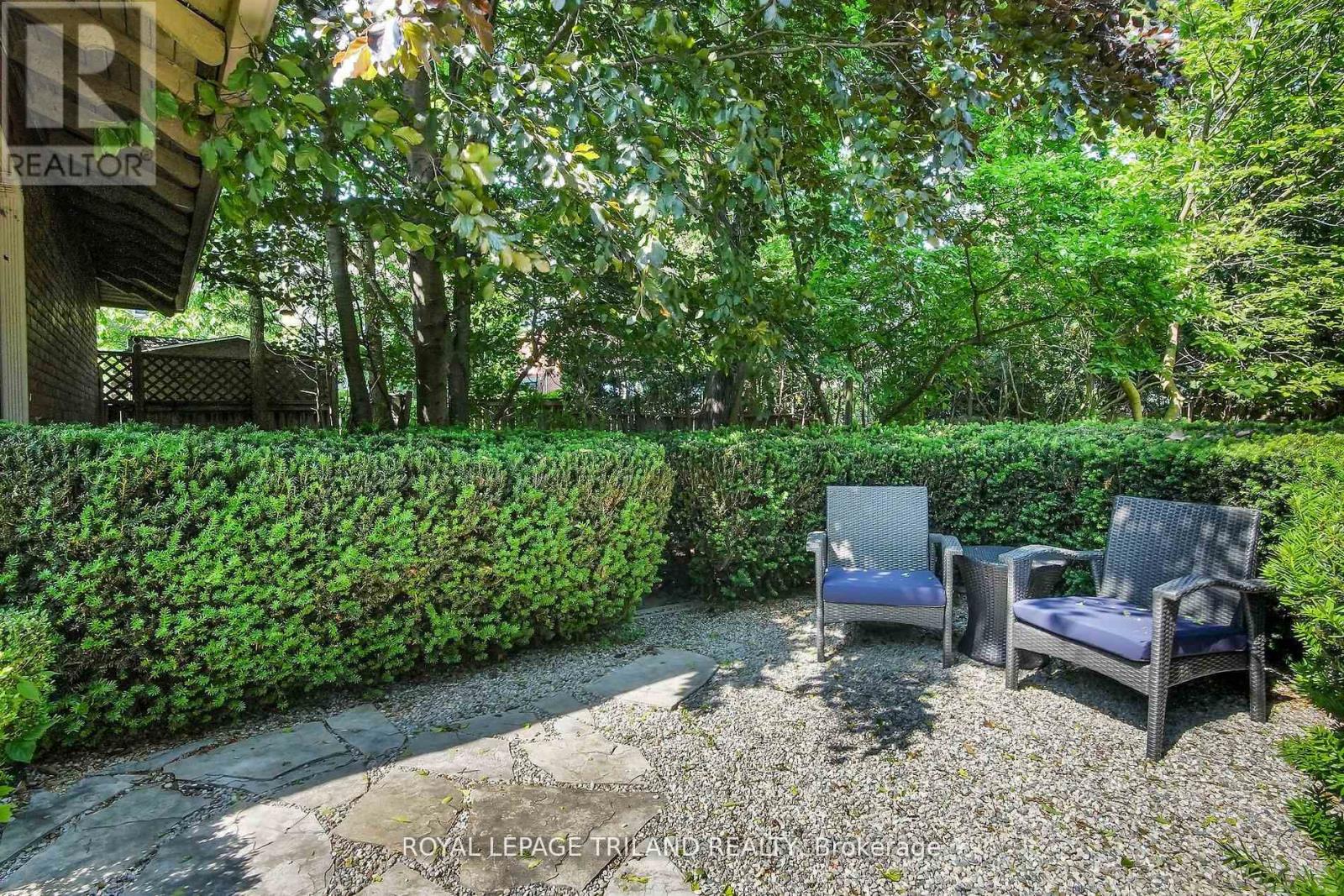 512 COLBORNE STREET - 43