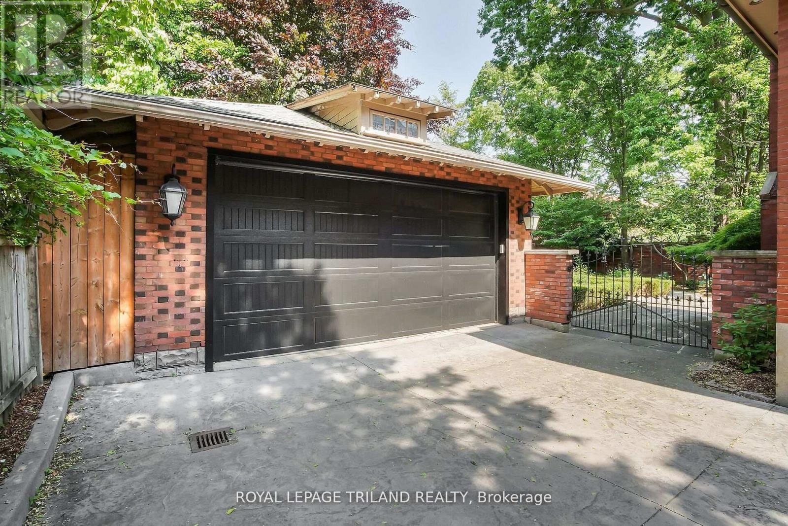 512 COLBORNE STREET - 47