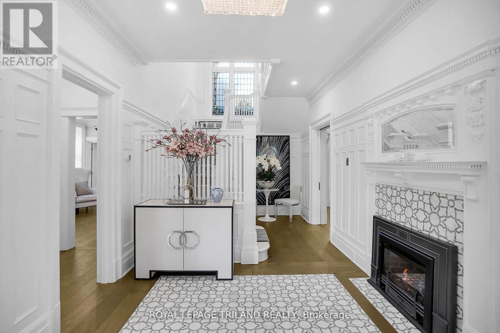 512 COLBORNE STREET - 7